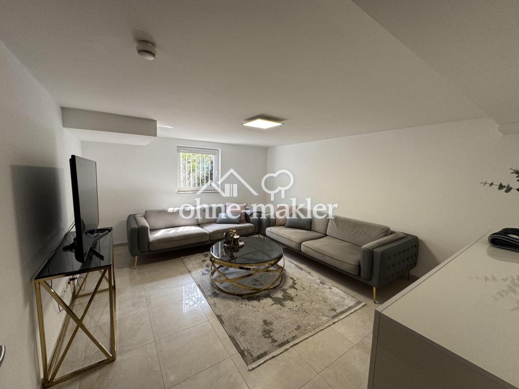 Schlaf-/Wohnzimmer KG