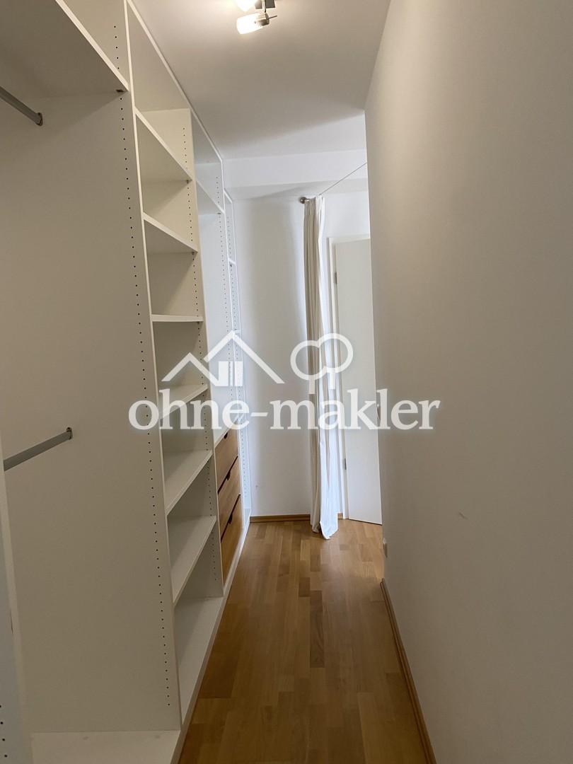 Begehbarer Kleiderschrank