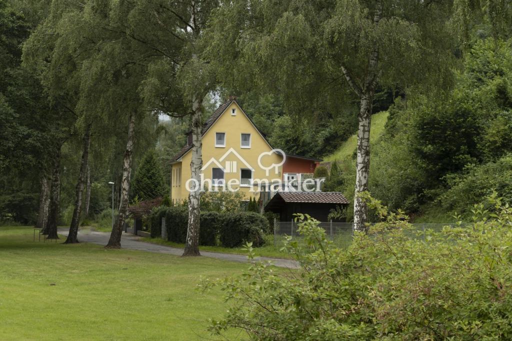Zufahrtsweg 1