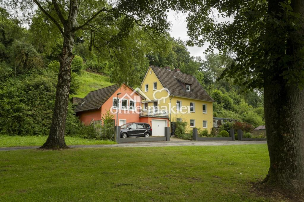 Zufahrtsweg 2