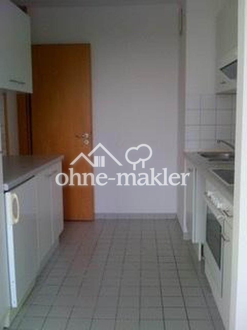 Küche mit Kühlschrank