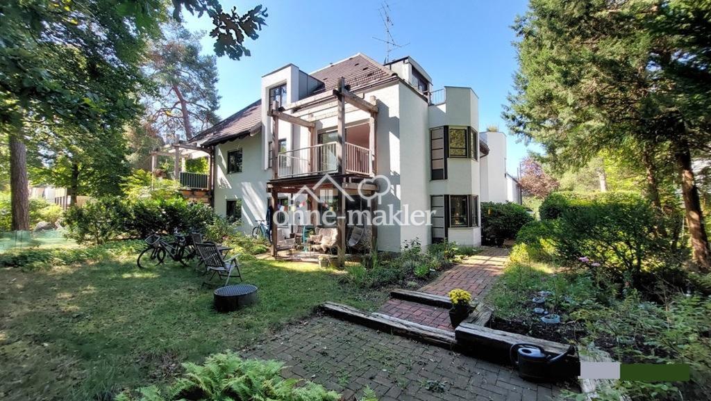 Gartenansicht mit Wohnung