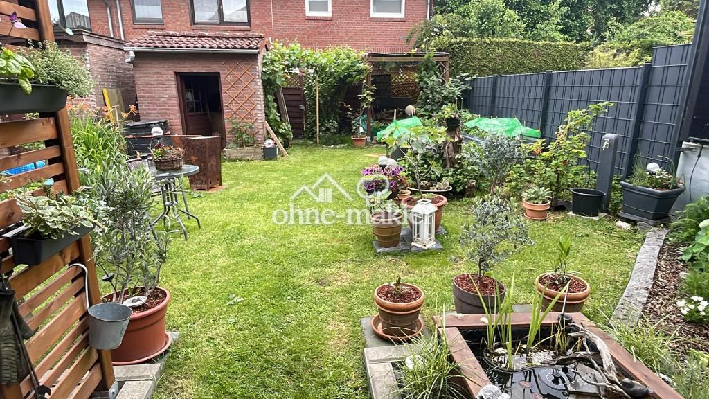 Garten von Terrasse aus