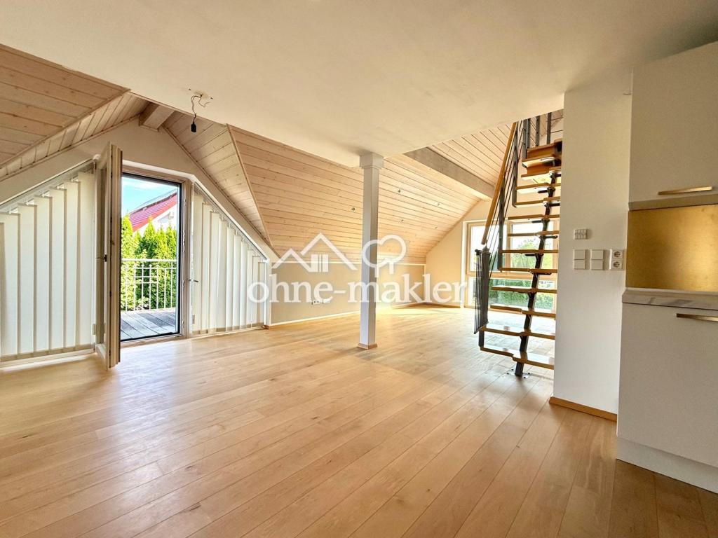 Esszimmer mit großem Balkon