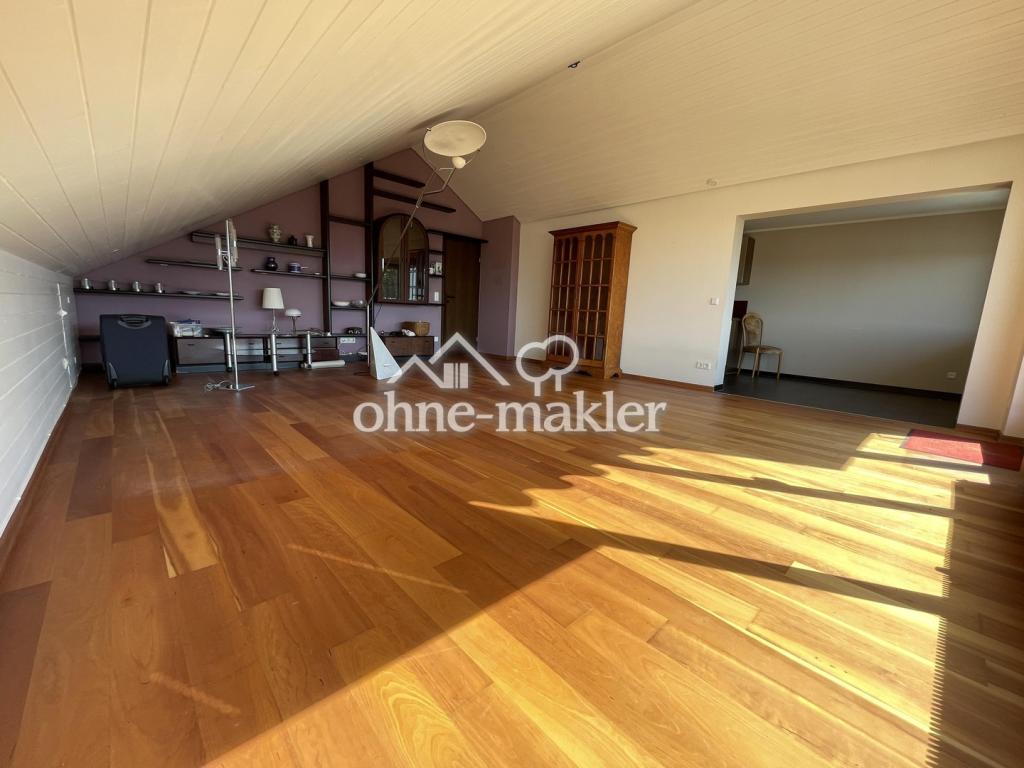 Wohnzimmer Blick zum Eingang