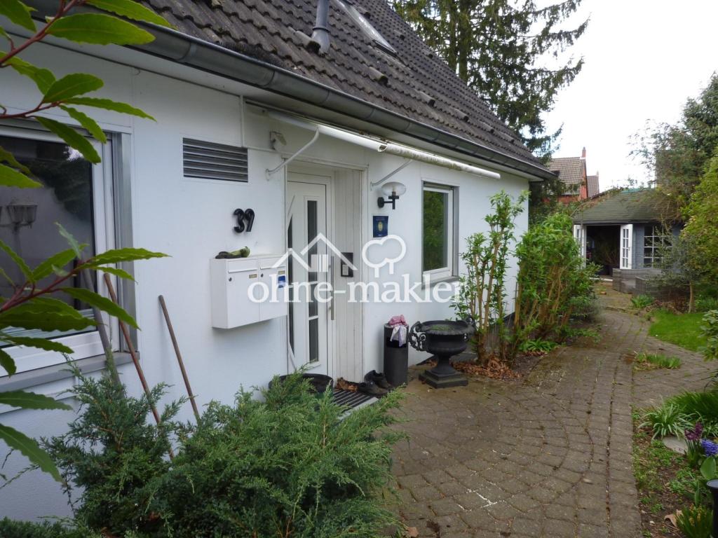 Haupthaus 2 Wohnungen EG+OG