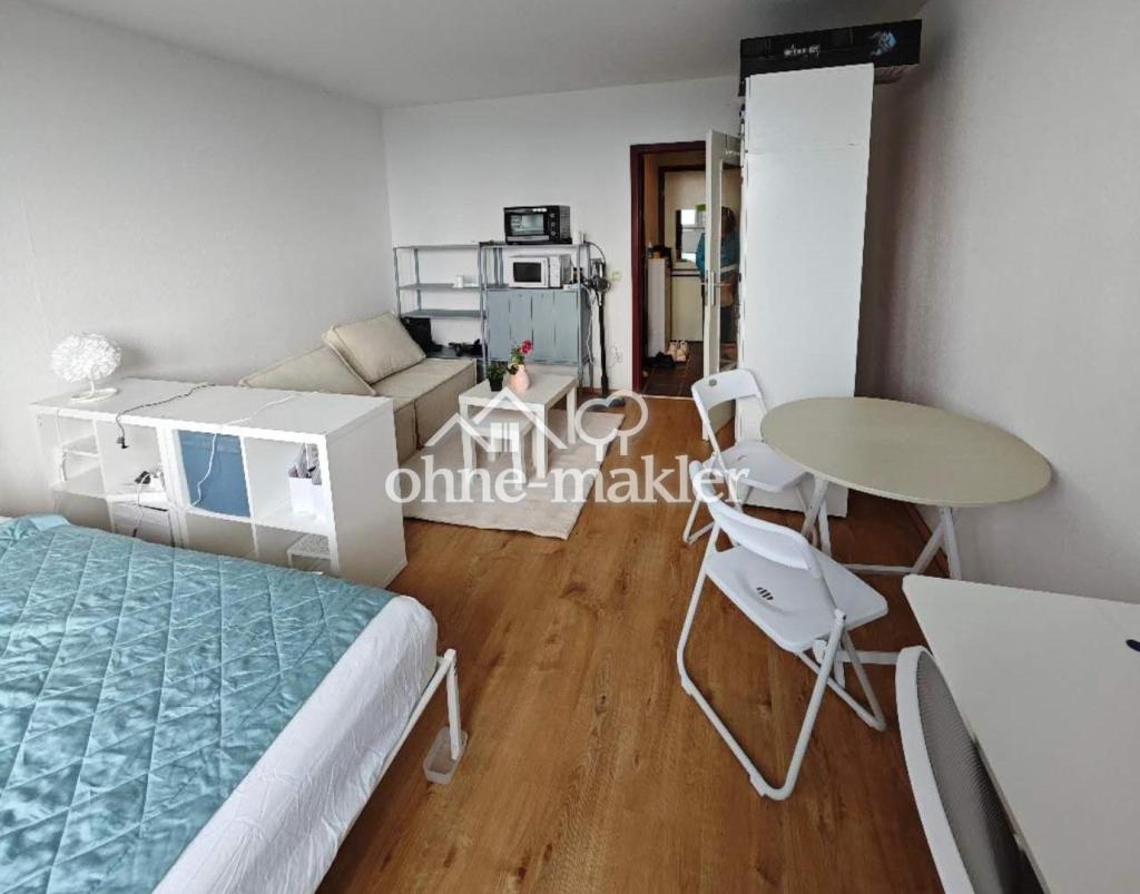 Möbliertes Zimmer