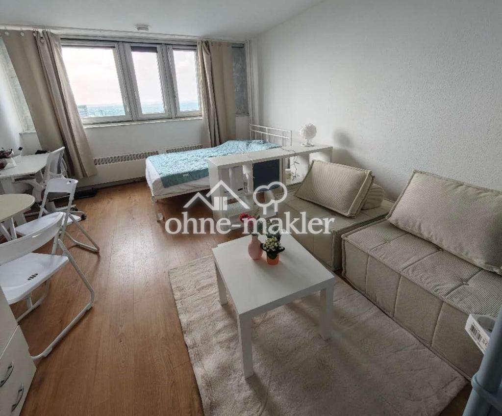 Möbliertes Zimmer