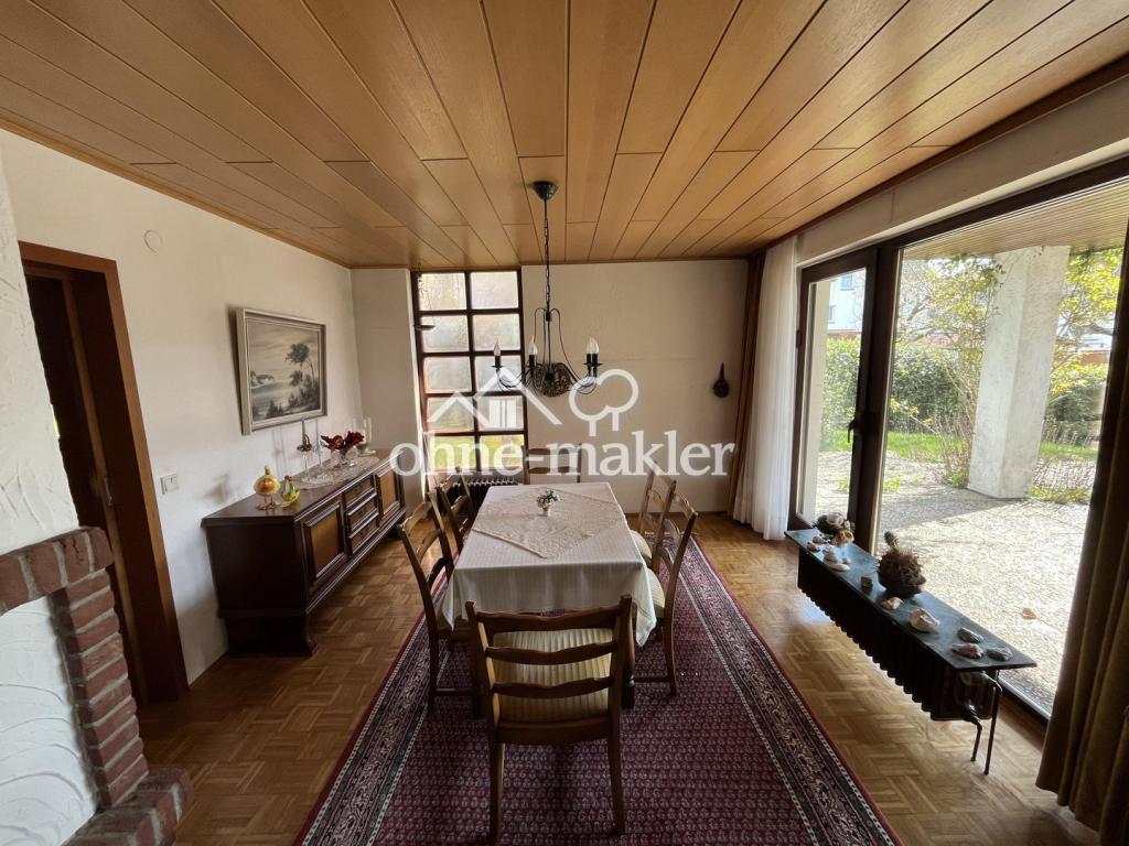 Esszimmer mit Zugang Terrasse