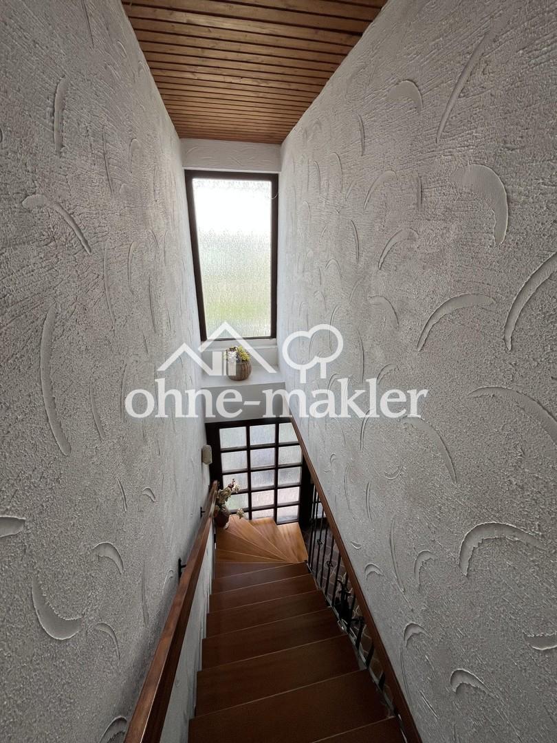 Treppe zum Untergeschoss