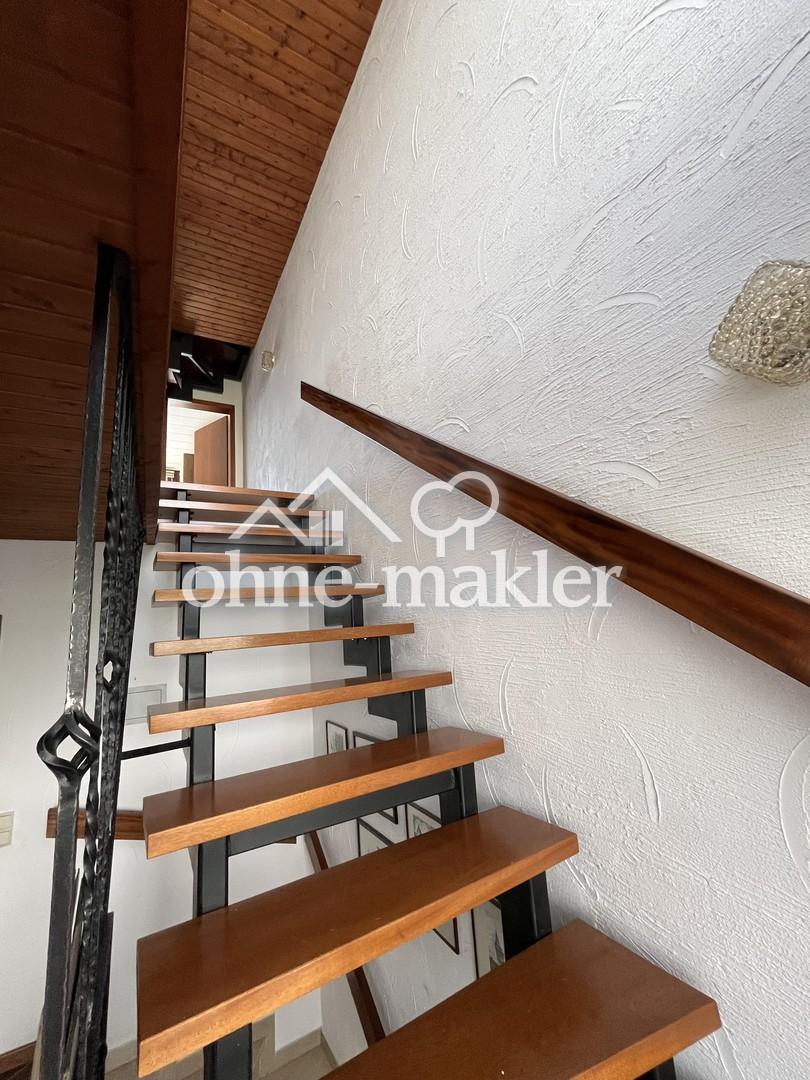 Treppe zum Obergeschoss