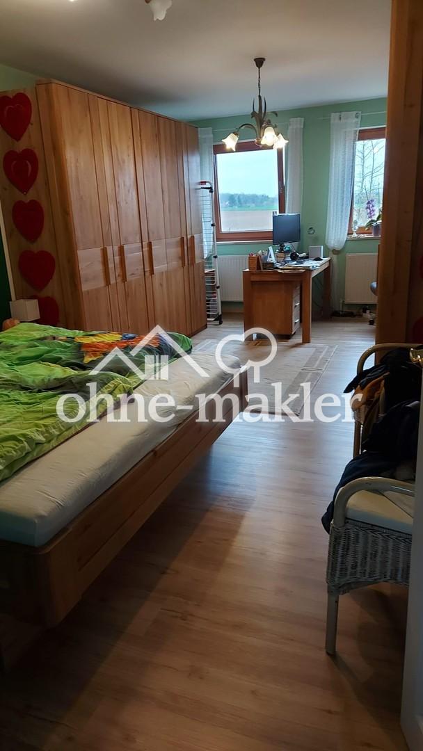 Schlafzimmer DG