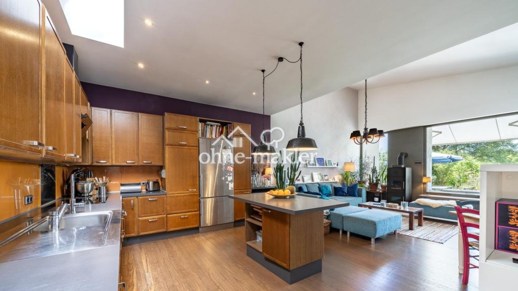 Küche + Wohnzimmer gr. Wohnung