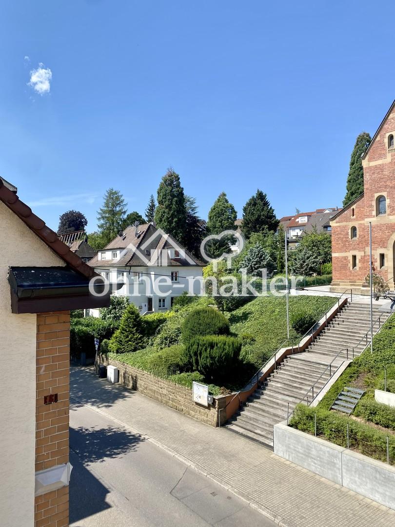 Balkon mit Aussicht ins Grüne