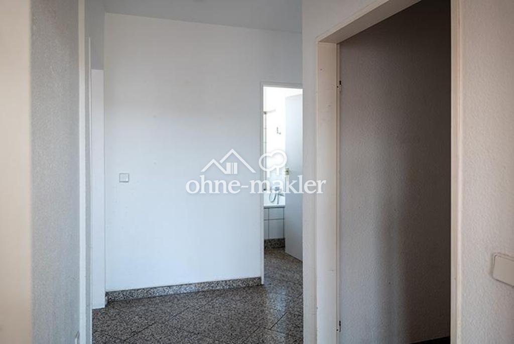 Flur vom Wohnzimmer aus