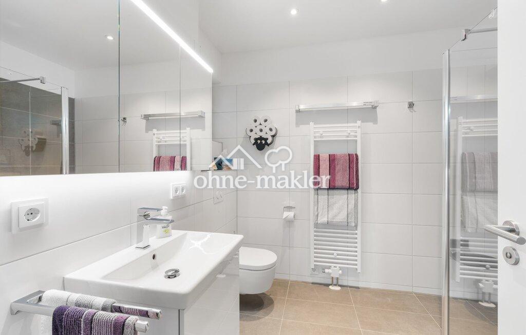 Badezimmer mit Waschmaschine