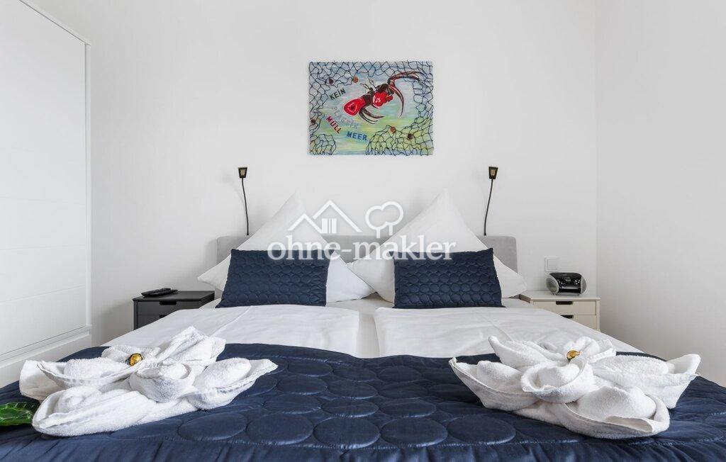 Schlafzimmer 2, Boxspringbett