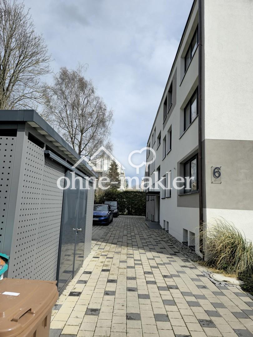 Hof und Eingang