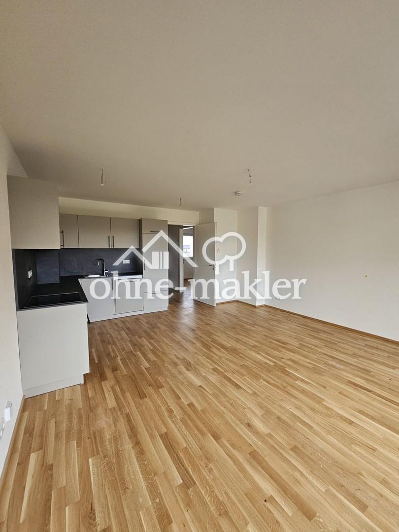 Wohn / Esszimmer und Küche