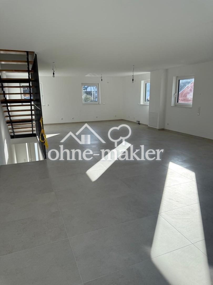 Wohnzimmer/Küche/Treppe DG/KG