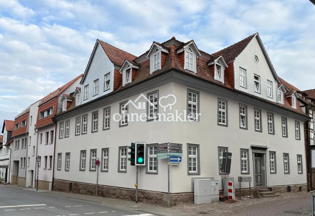 Charmante 3-Zimmer-Wohnung im denkmalgeschützten Fachwerkhaus (ca. 1800) zu vermieten - Photo 4