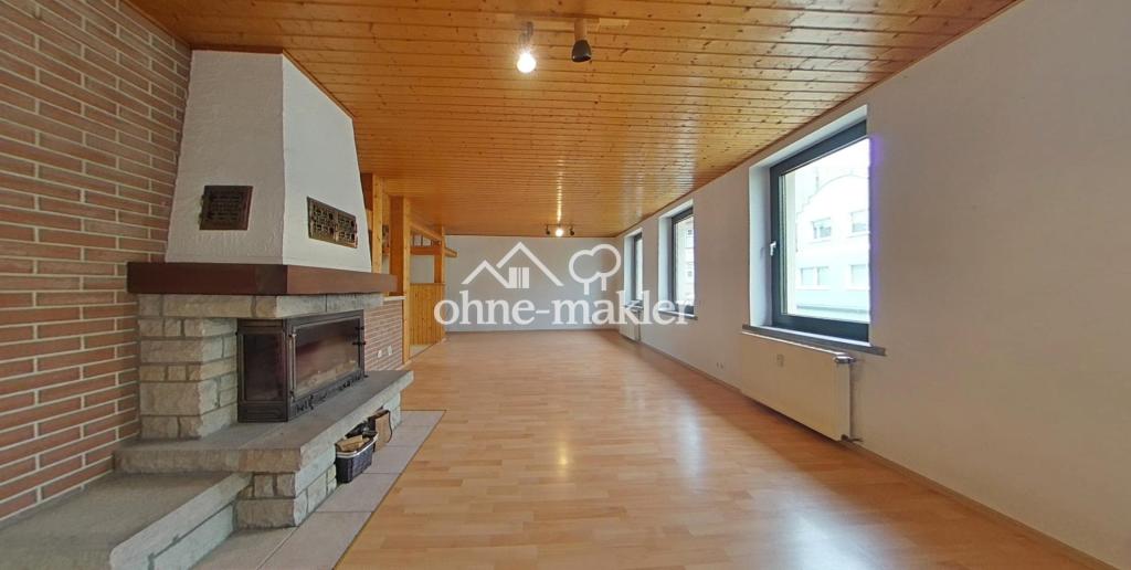 Wohnung Wonzimmer mit Kamin