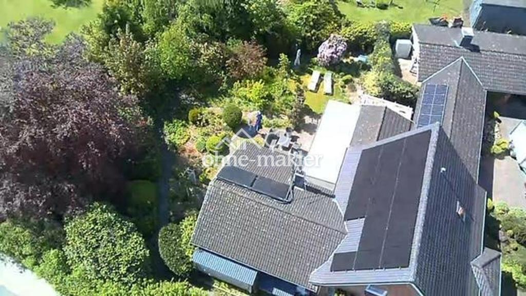 Südseite mit PV-Anlage