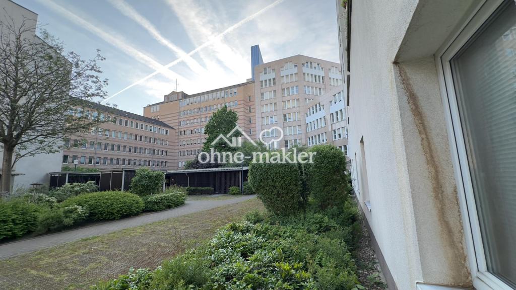 Innenhof rechts ab Hauseingang