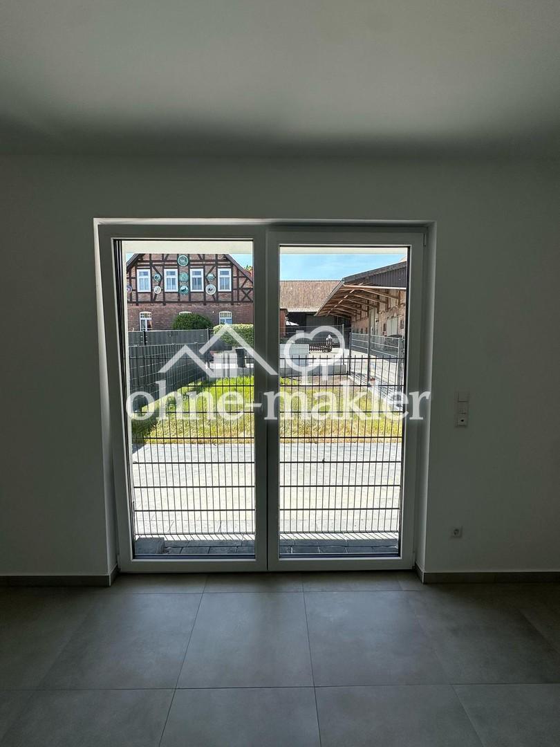 Wohnzimmer mit Gartenausblick