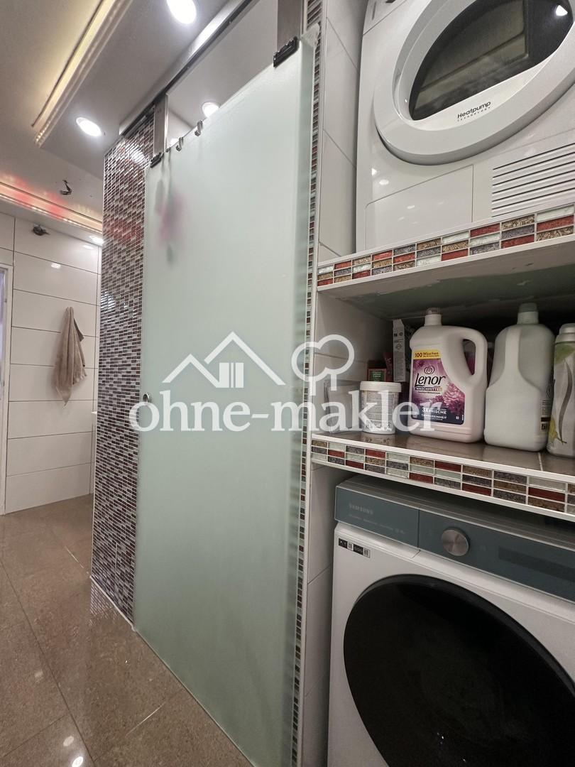 Dusche + Wasch u. Trockner