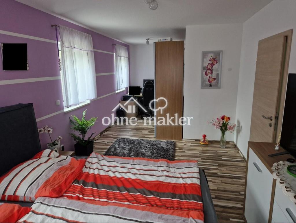 Schlafzimmer mit Ankleide