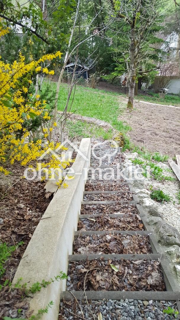 Treppe - unterer Gartenbereich