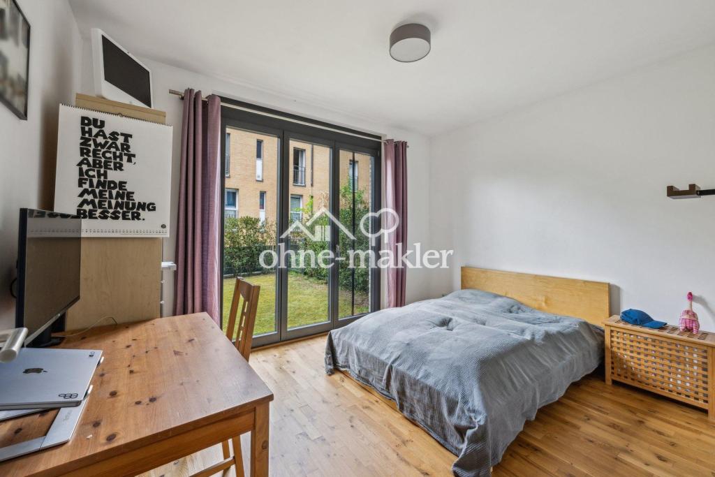 Schlafzimmer 1