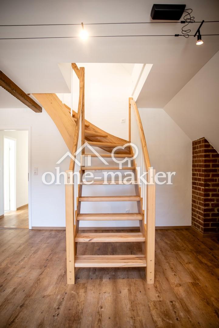 Treppenaufgang OG - Spitzboden