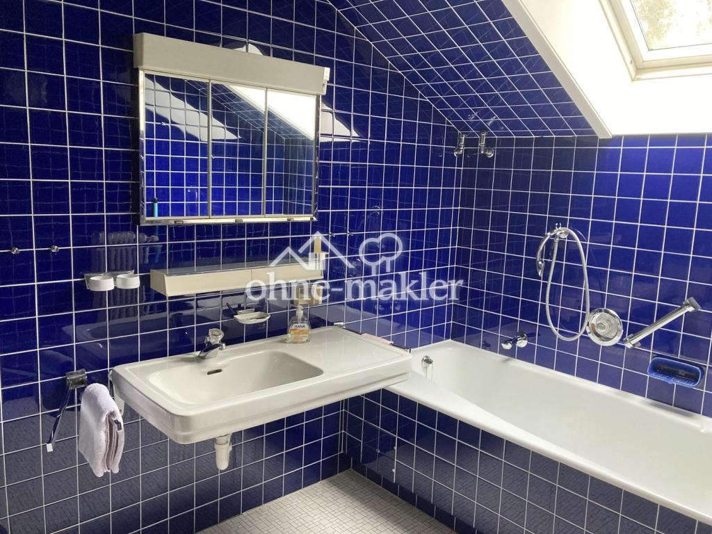 Bad mit Wanne
