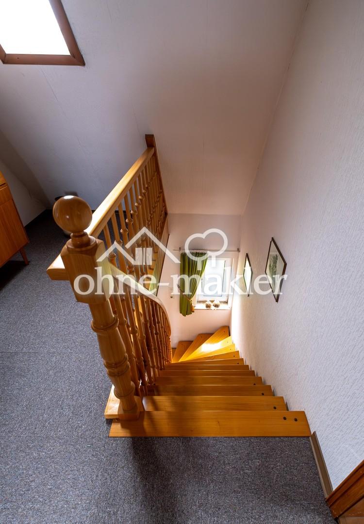 neuwertige Treppe 