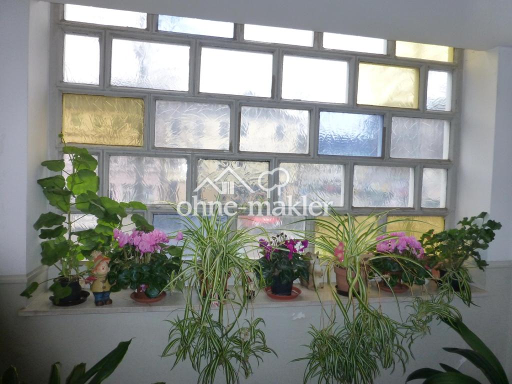 Schmuckfenster im Treppenhaus