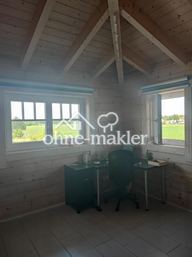 eins der 3 Zimmer im OG