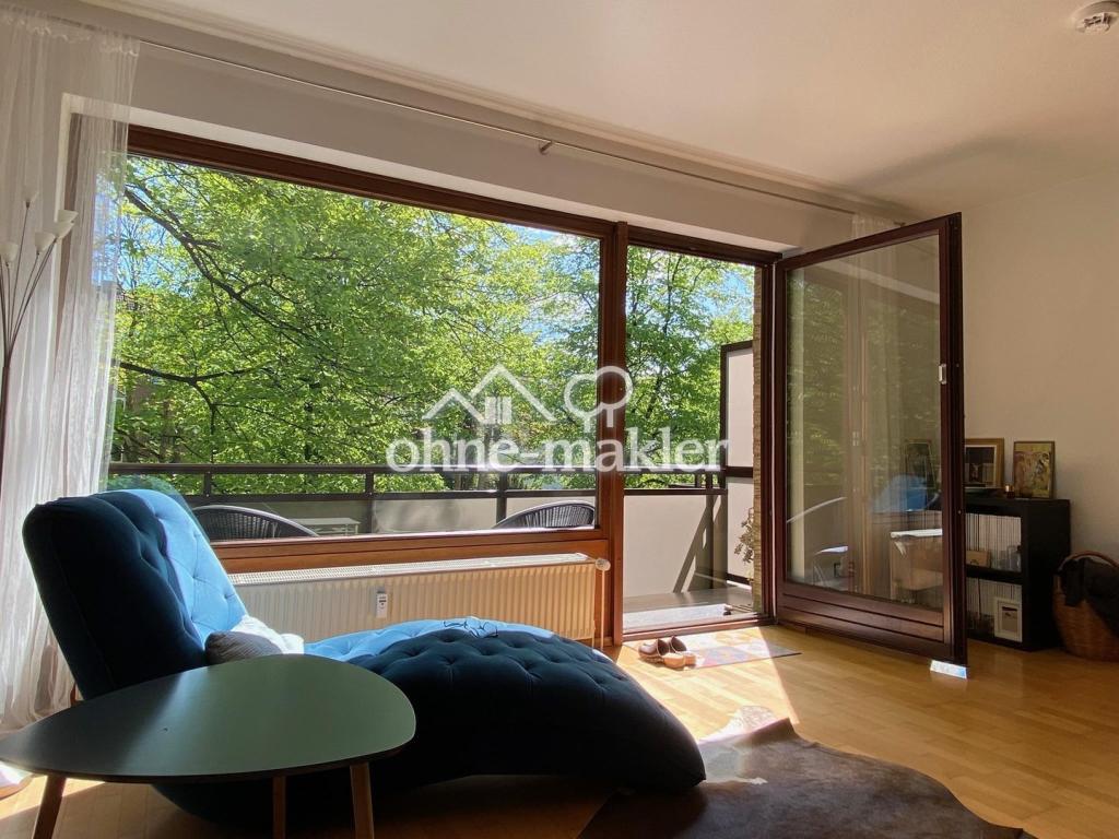Helle große Fensterfront