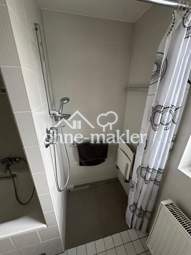 Dusche Erdgeschoß