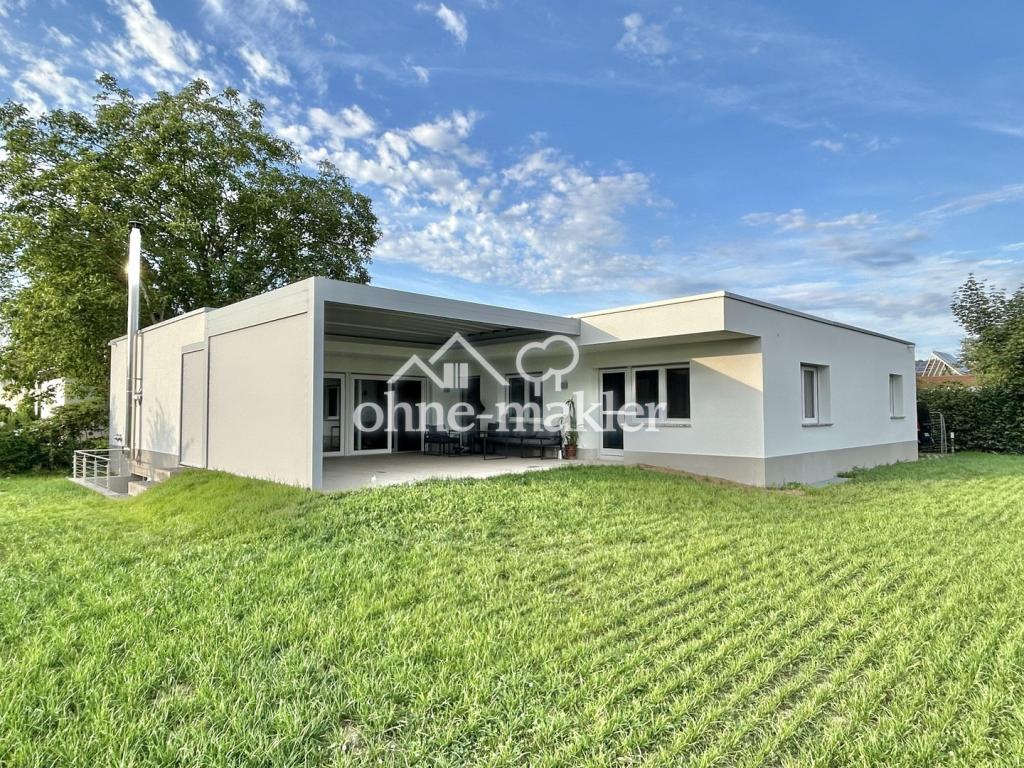 Blick vom Garten - Pergola zu