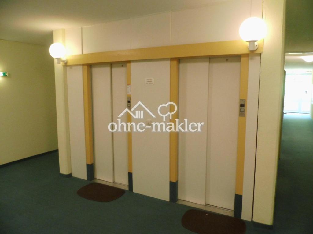 2 Fahrstühle je Etage