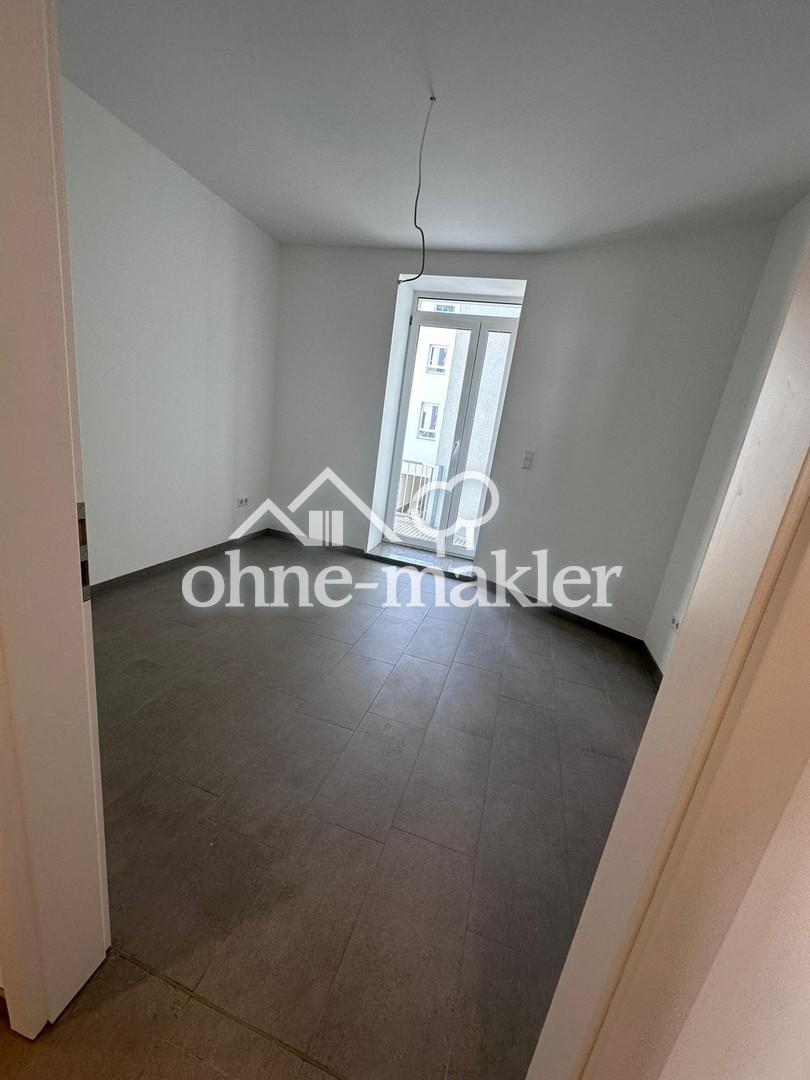 Arbeitszimmer mit Balkon