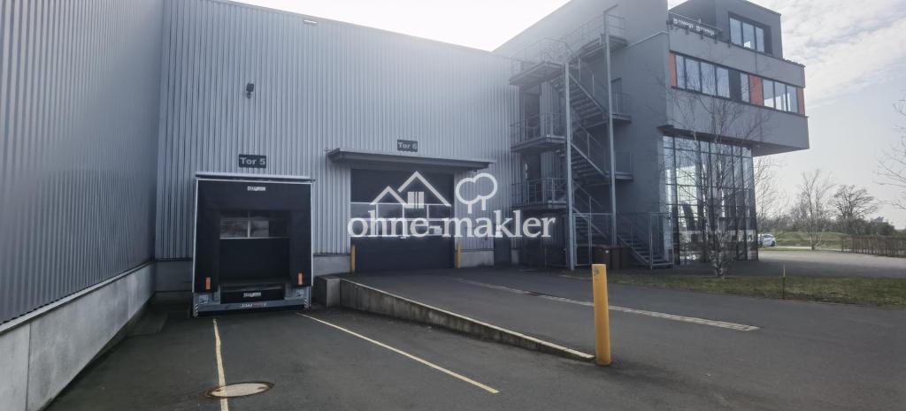 Tor und Verladerampe