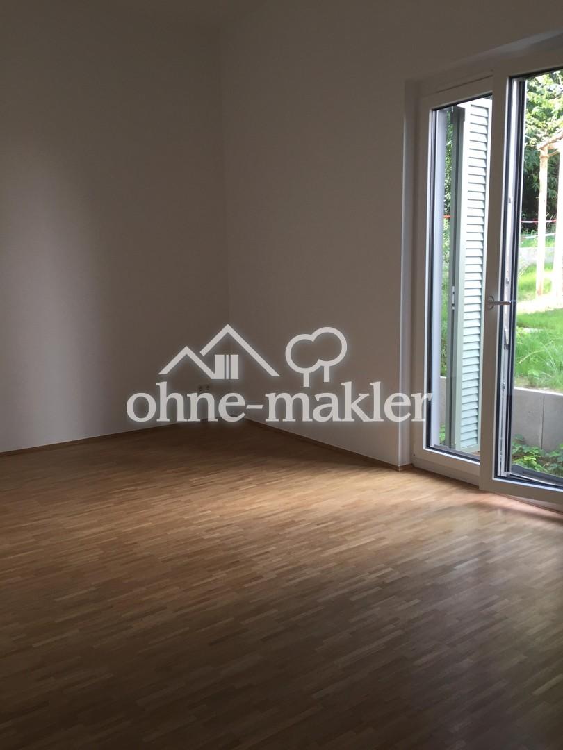 Schlafzimmer links