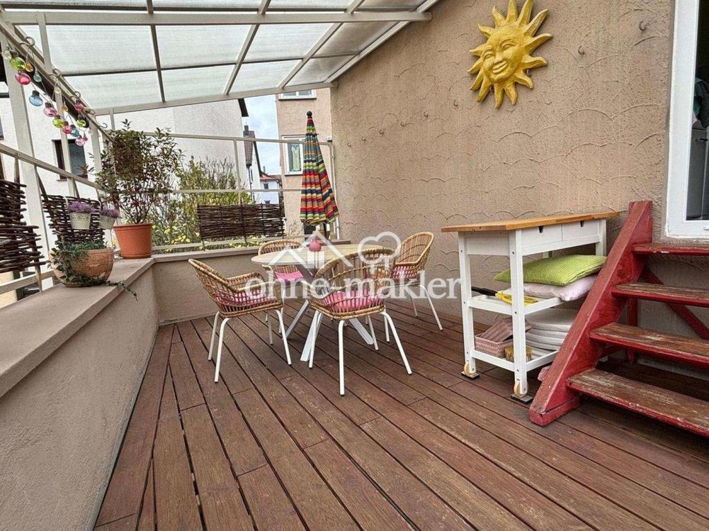 Dachterrasse aus Küche heraus