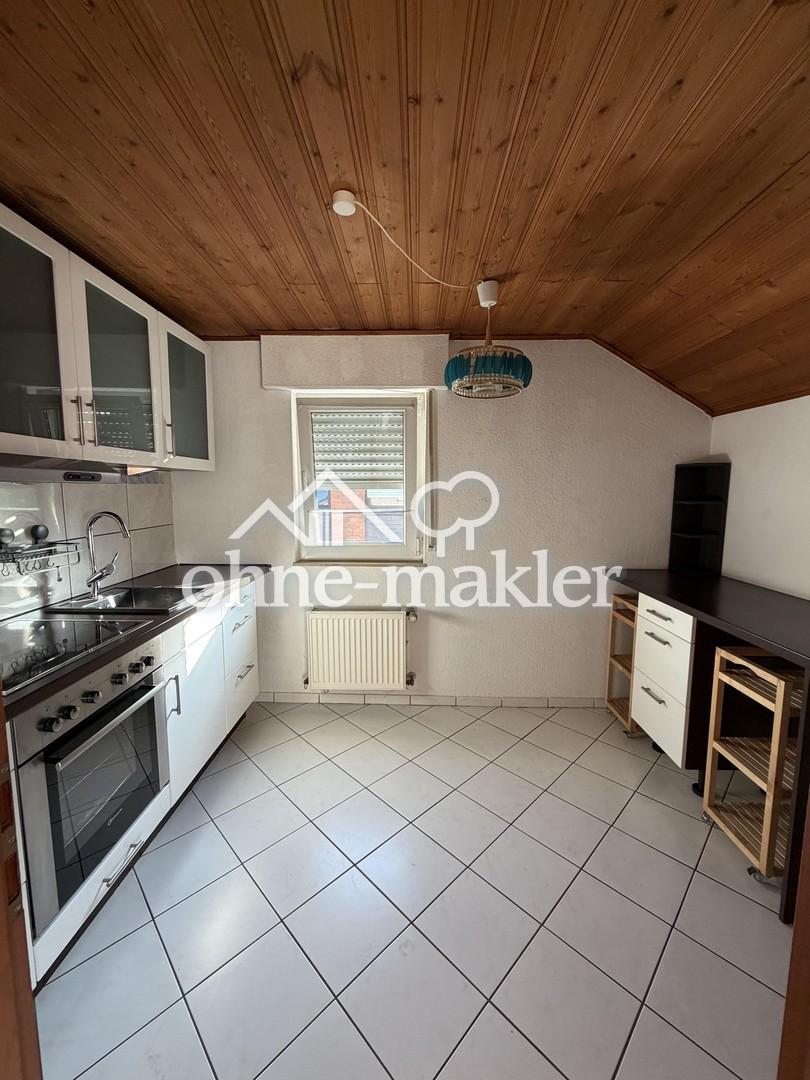 2 Zimmer Dachgeschoss Wohnung, Gartenbenutzung , riesiger Keller, zentral gelegen - Foto 4