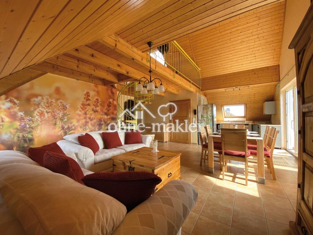 Wohn-/Esszimmer DG