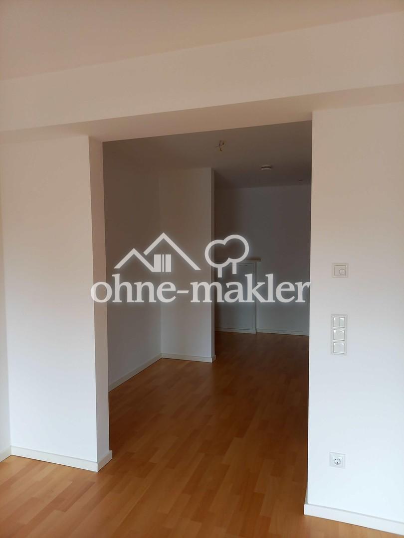 Diele zur Wohnungstür hin