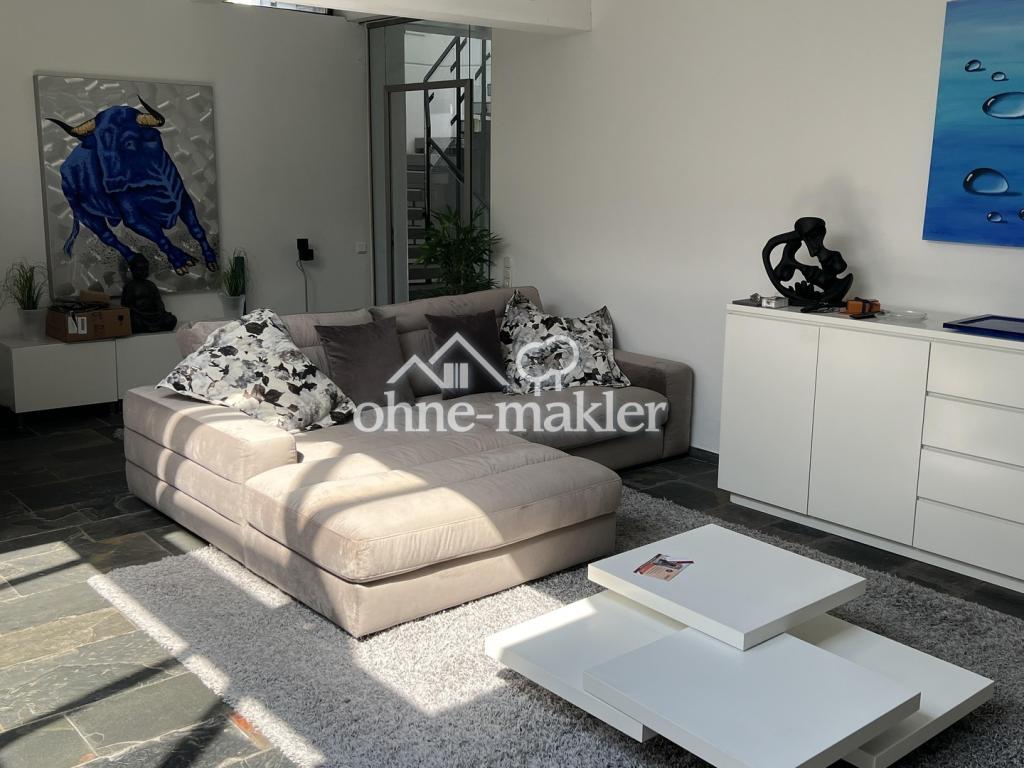 TV Wohnbereich Zugang Treppenh